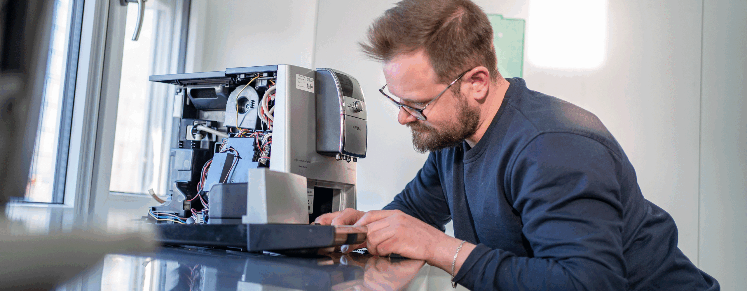 Reparatur Elektrogeräte Hausgeräte Service Kaffeevollautomaten - Kaffeewerkstatt in deinem expert TeVi Markt in Nürnberg, Neuötting, Neumarkt, Deggendorf, Passau, Schwabach und Landshut