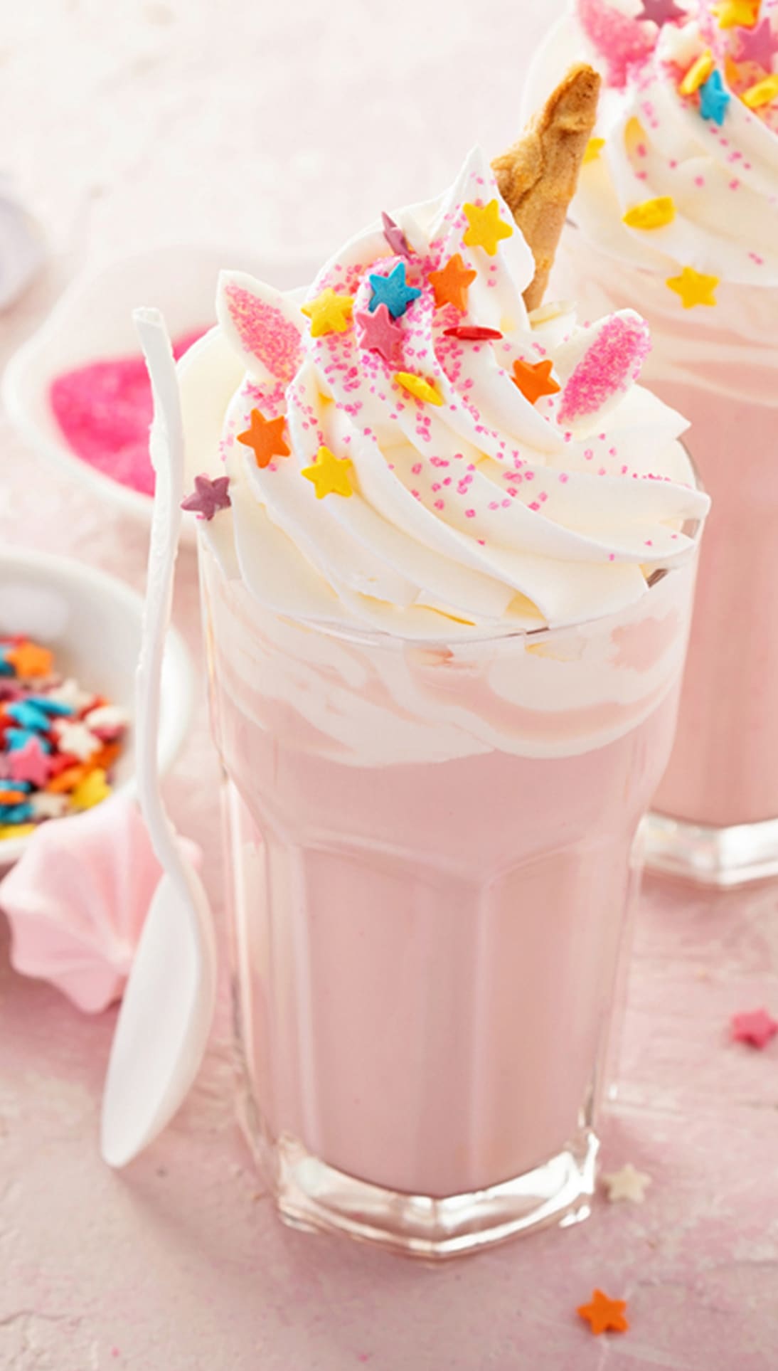 Einhorn-Vanille-Milchshake_hochkant_opti Rosa-Einhorn-Vanille-Milchshake