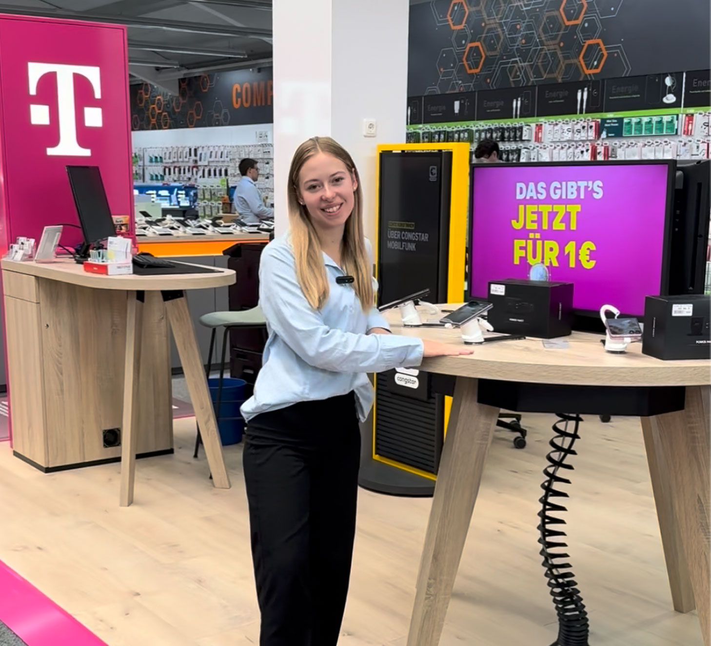 Neue Telekomabteilung nach Umbau im expert TeVi Neumarkt